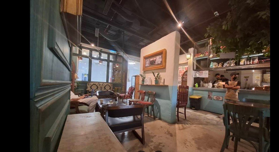 مقهى السبعينات