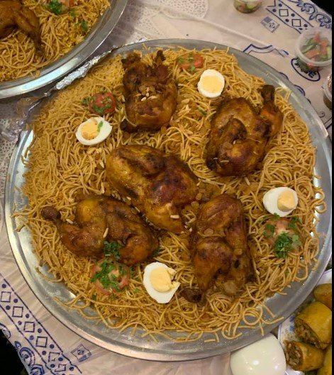 صور مطعم ومطبخ مستور الخديدي للولائم متوفرة وتعرض تفاصيل المكان والأطباق