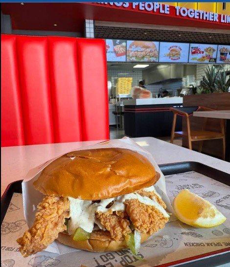  كرسبر، بدءًا من الموقع وطرق التواصل، مرورًا بقائمة الطعام الكاملة، ووصولًا إلى الخدمات وآراء العملاء. قراءة السطور التالية ستضعك أمام صورة واضحة تمكّنك من التعرف على تفاصيل التجربة قبل خوضها